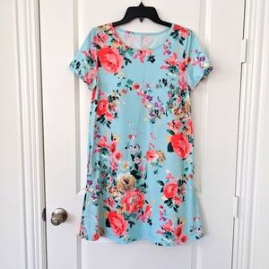Medium Large Light blue Floral Short Sleeve Cotton Dress